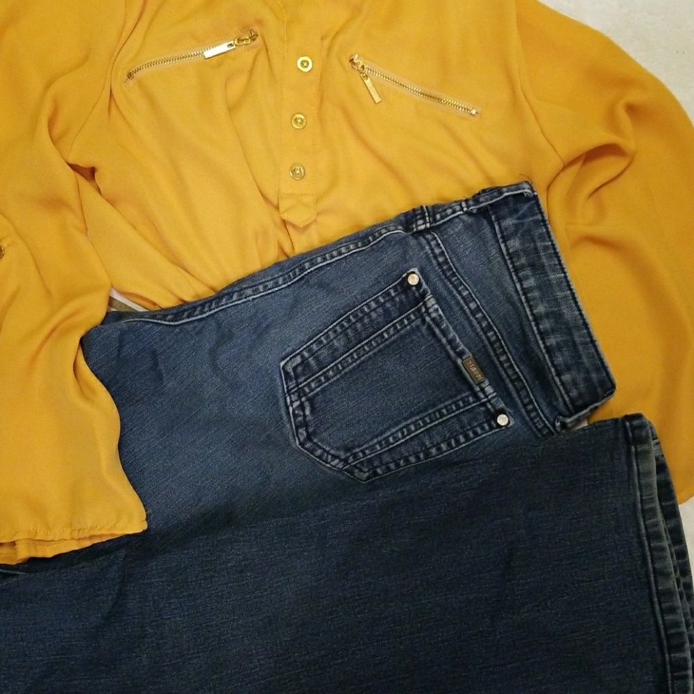 JLO Midrise JEANS!  Size 8